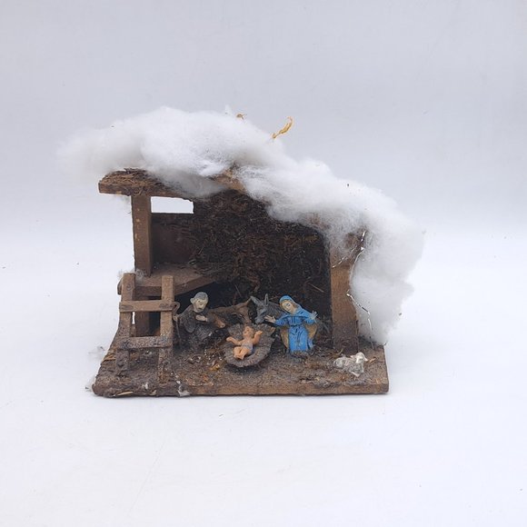 Vintage Wooden Creche - Picture 1 of 11